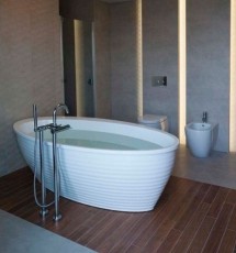Акриловая ванна «Boomerang овальная с панелью монолит», фото